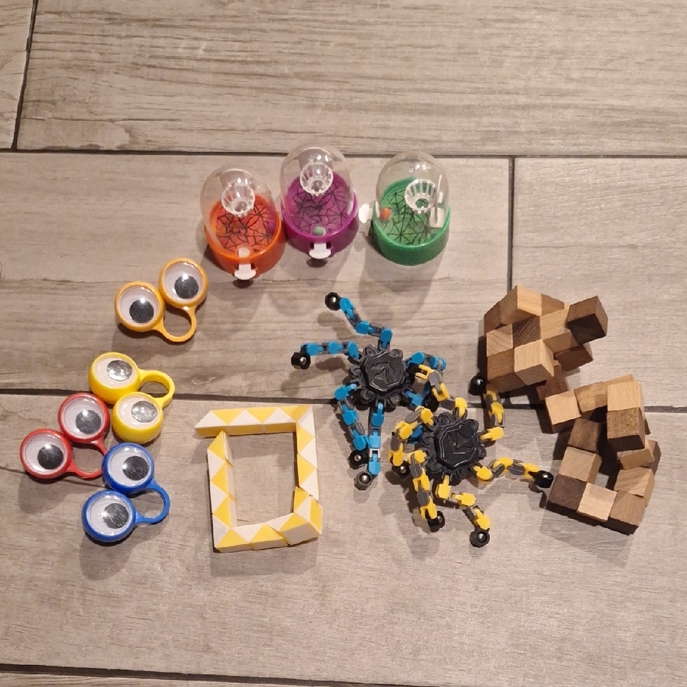 🍁Colorful Kids Fidget Toy Set with Puzzles and Spinners🐬